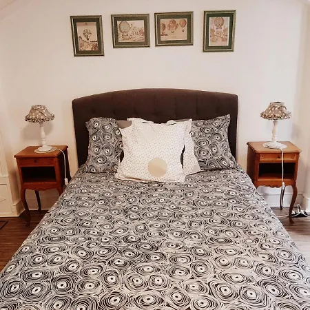 Les Clefs De La Liberte Apartment